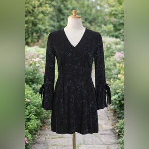 TOPSHOP TRUMPSLEEVE ROMPER